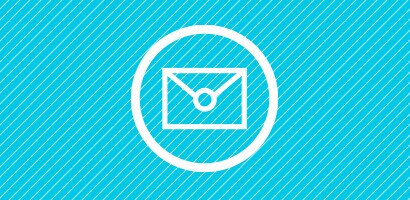Icône blanche circulaire représentant une enveloppe cachetée sur fond cyan.
